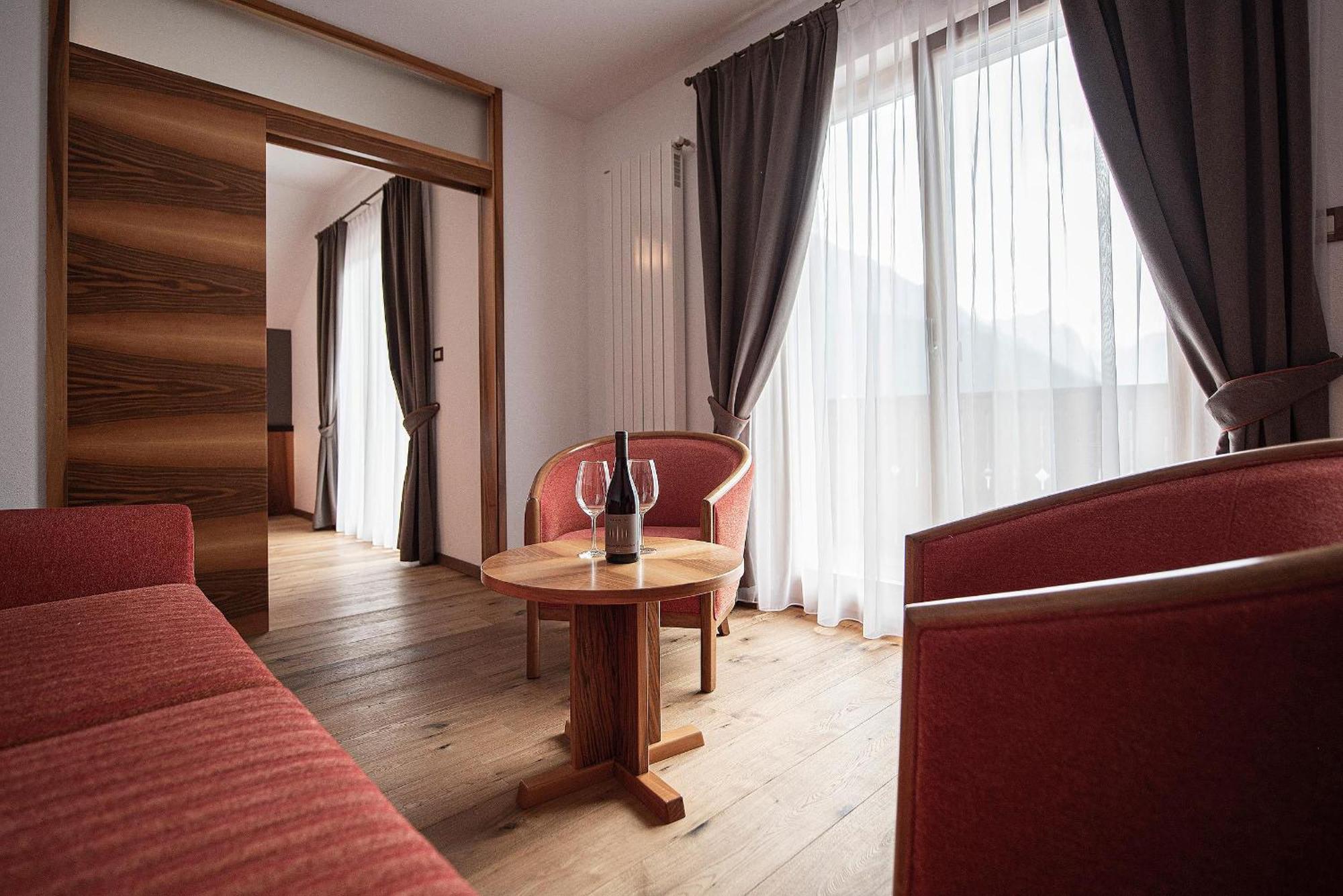 Hotel Cristallo ドッビアーコ エクステリア 写真
