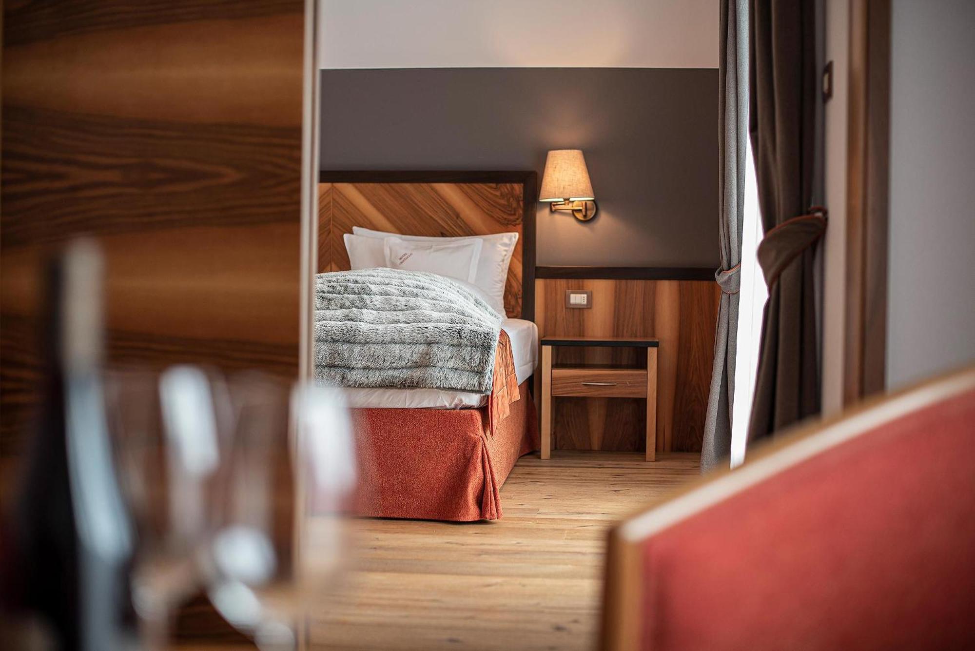 Hotel Cristallo ドッビアーコ エクステリア 写真