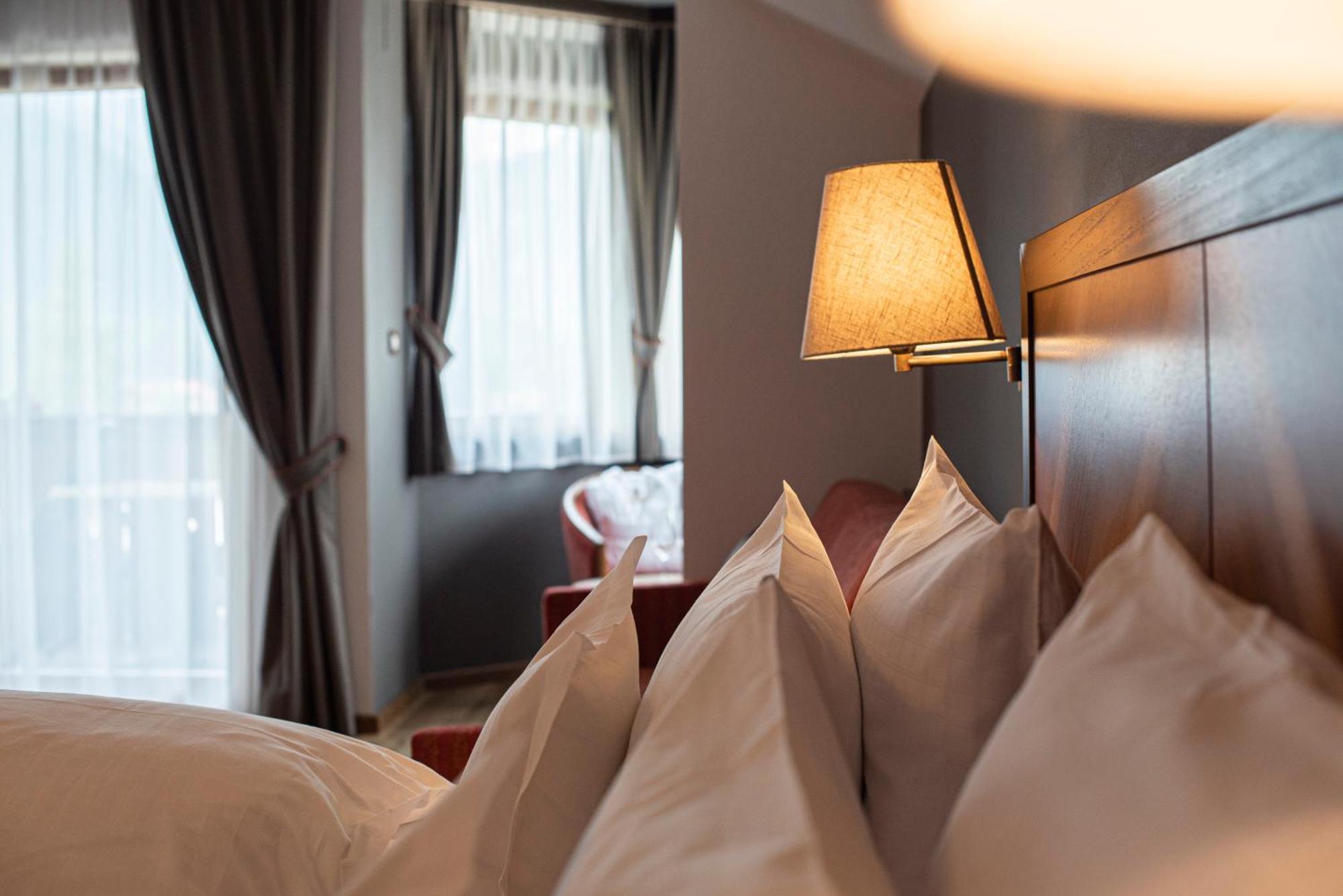 Hotel Cristallo ドッビアーコ エクステリア 写真