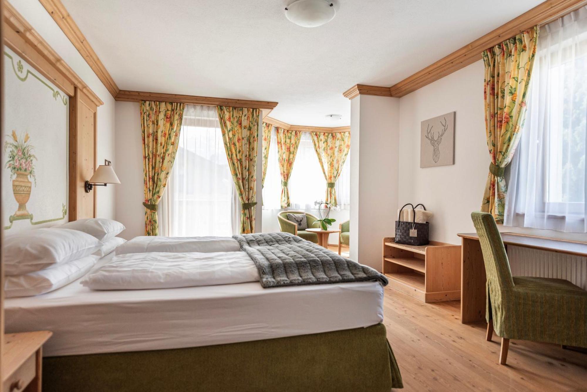 Hotel Cristallo ドッビアーコ エクステリア 写真